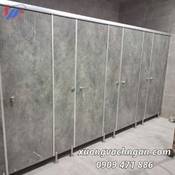 Thi Công Vách Ngăn Vệ Sinh Compact Tại Văn Phòng Quận 7