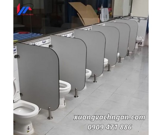 Hoàn Thiện Vách Ngăn Vệ Sinh Compact Màu Ghi Tại Trường Mẫu Giáo